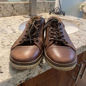 Men's Classic Brown Leather Sneakers